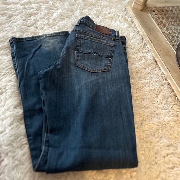 50% off w ♥️ Lucky Brand Jeans easy rider Wash size 8/29 - Picture 1 of 12